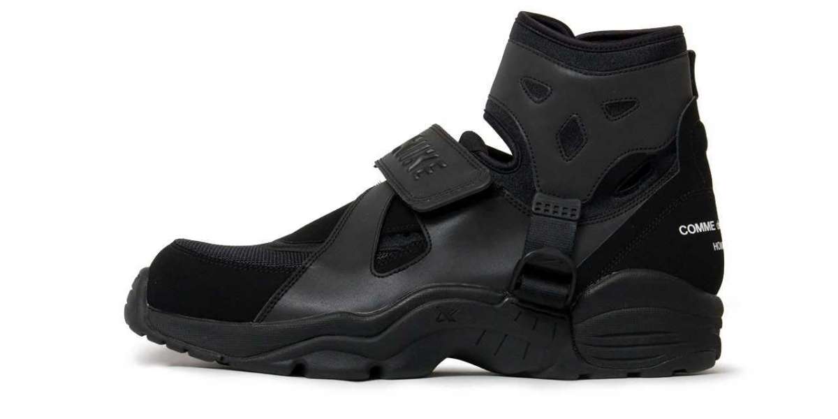 Brand New COMME des GARCONS HOMME PLUS x Nike Air Carnivore Black